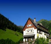 hotel logis le sapin fleuri, bagnères-de-luchon