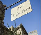 hebergement hotel le saint laurent - symboles de france , saint-laurent-des-arbres