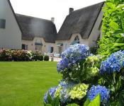 hebergement logis hotel les chaumieres du lac restaurant les typhas, saint-lyphard