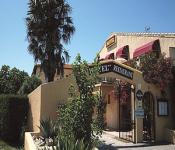 hotel logis longo may, arles