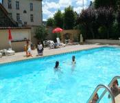 logis hotel restaurant les messageries	, murat