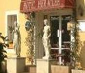 Hotel logis-heraclee saint-gilles