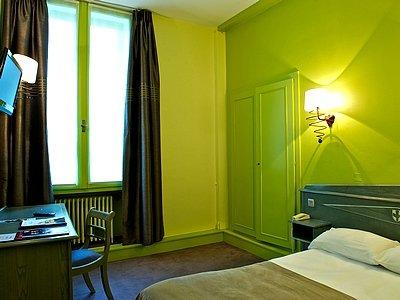 Reservation d'hotel à Pau