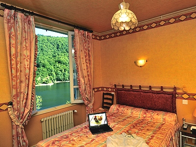 Reservation d'hotel à Saint-Merd-de-Lapleau