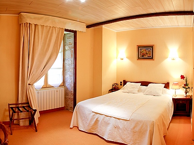 Reservation d'hotel à Cordes-Sur-Ciel