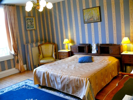 Reservation d'hotel à Quesmy