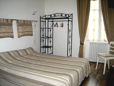 Reservation d'hotel à Goujounac