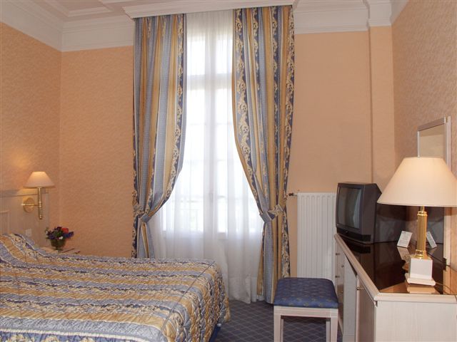 Reservation d'hotel à Salbris