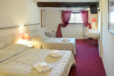 Reservation d'hotel à Trets
