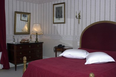 Reservation d'hotel à Asnières-sur-Nouère