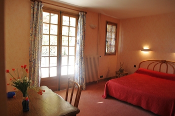 Reservation d'hotel à Saint-Denis-lès-Martel
