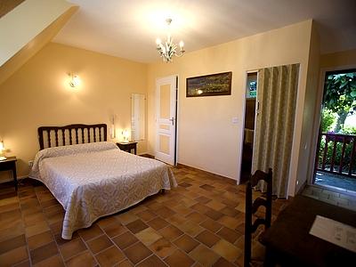 Reservation d'hotel à Ozon