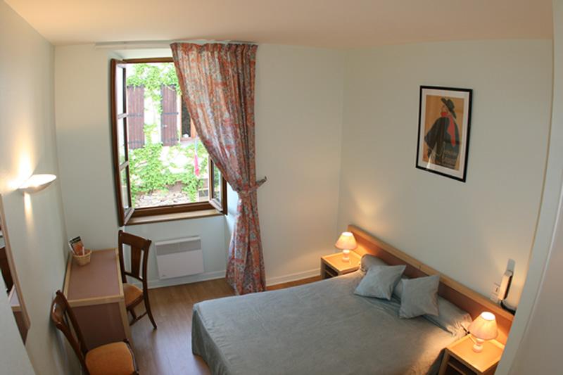 Reservation d'hotel à Curvalle